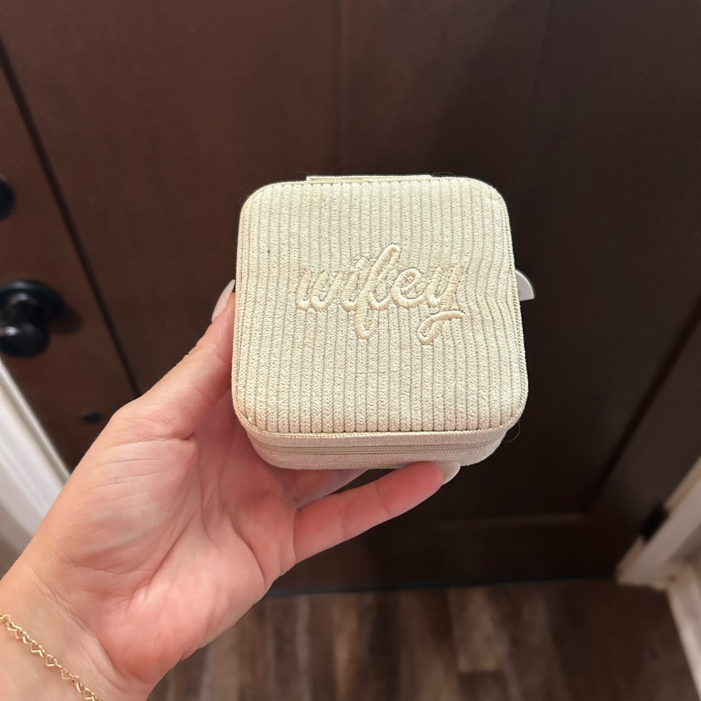 Cream Jewelry Travel Case